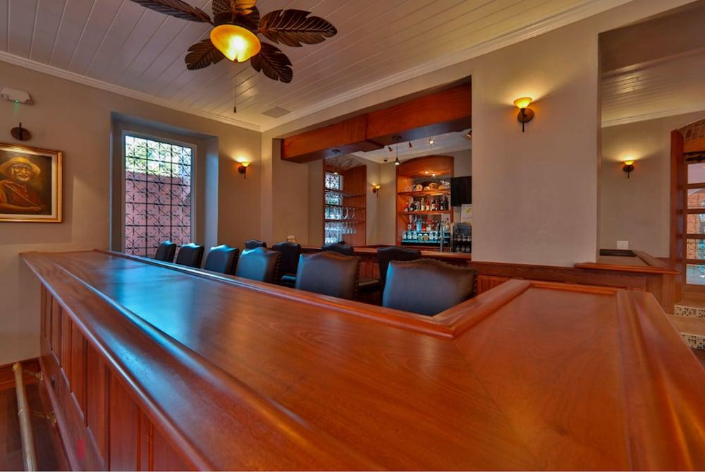 Отель Company House Кристианстед Экстерьер фото